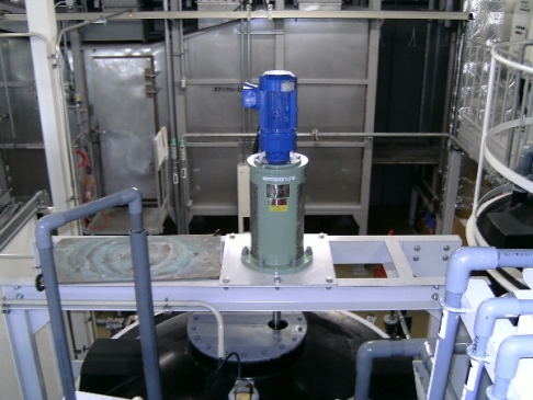 Sedimentation preventing agitator